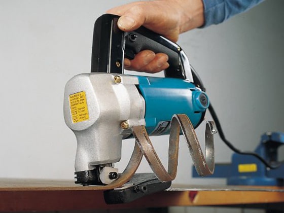 قیچی ورق بر ماکیتا js3200